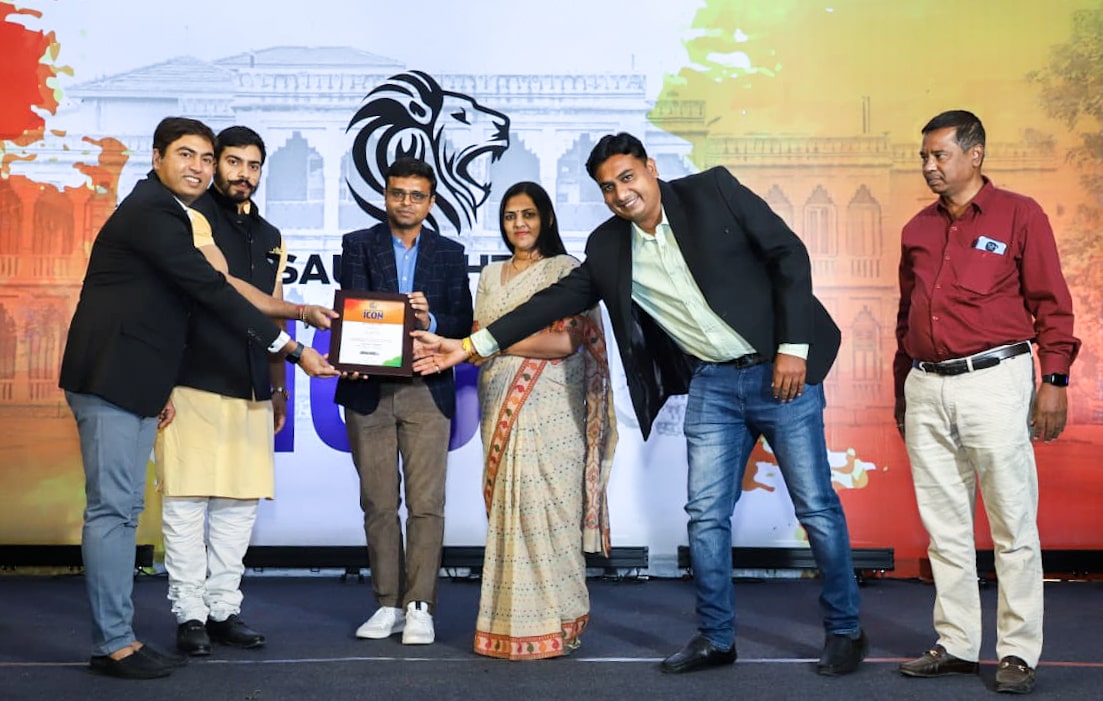 Moment of Sauratsra Icon Award